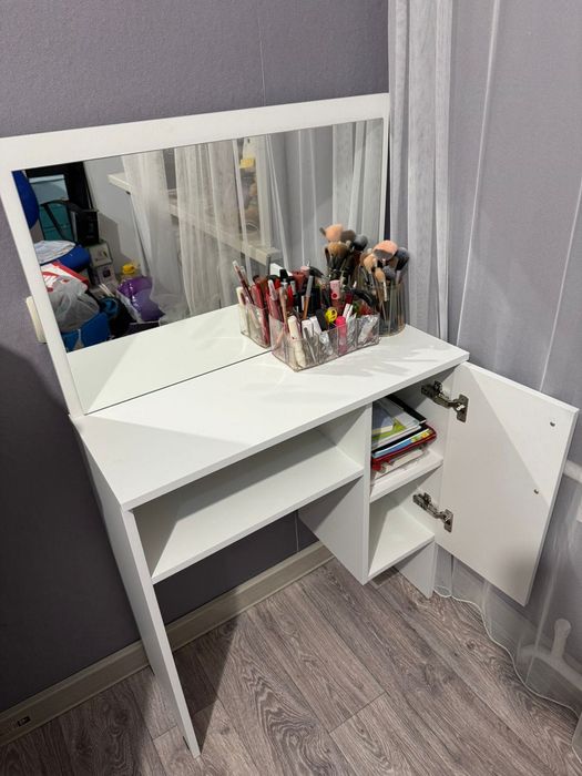 Туалетный столик