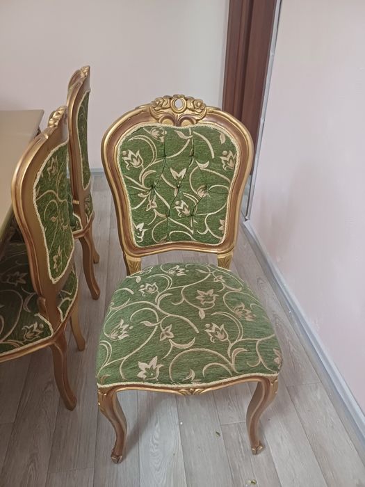 Стол с 8 ми стульями