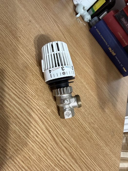 Cap termostatic cu ventil (robinet) termostatic pentru calorifer – Heimeier