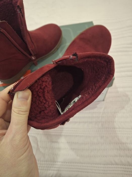 Детски боти в бордо.