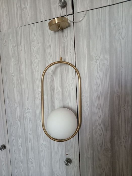 Люстра отличная в хорошем состоянии