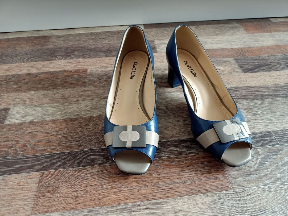 Женские туфли 37 размер