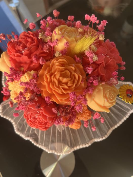 Соеви ароматни букети – подарък с нежност и стил за 8 март