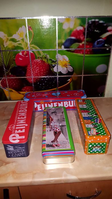 cutii metalice de colectie