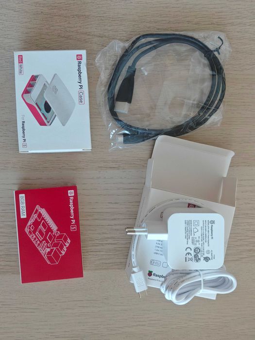 Чисто нов комплект Raspberry Pi 5 (8GB RAM)