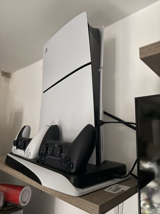 Vand Play Station 5-Impecabil+FIFA 26