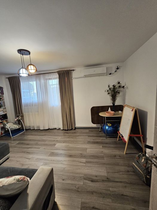 Apartament 3 camere, 68 mp, etaj 4 cu panoramă deosebită, Trivale Complex 2, complet renovat 105.000 € negociabil