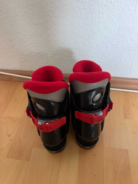 Clapari ski schi Nordica marime EUR:29.5 Mondo:19.5