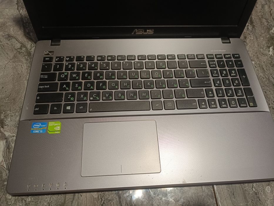 лаптоп ASUS 15,6inch