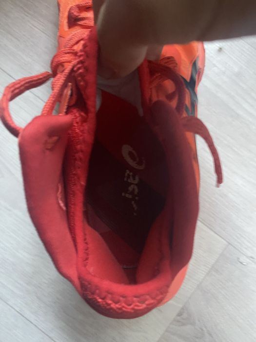 Асикс токио красные