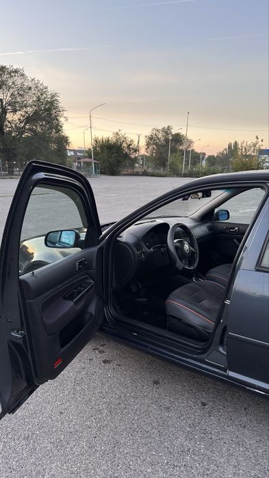 Golf 4 1998г 2.3 vr5