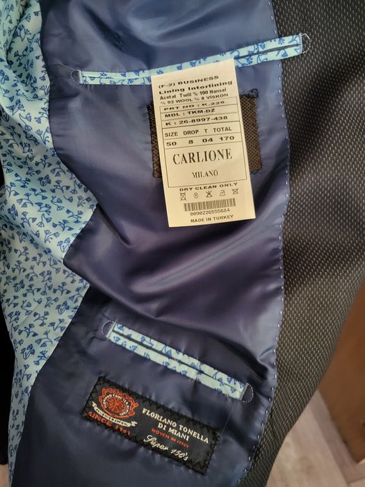 Продам стильный  классический костюм