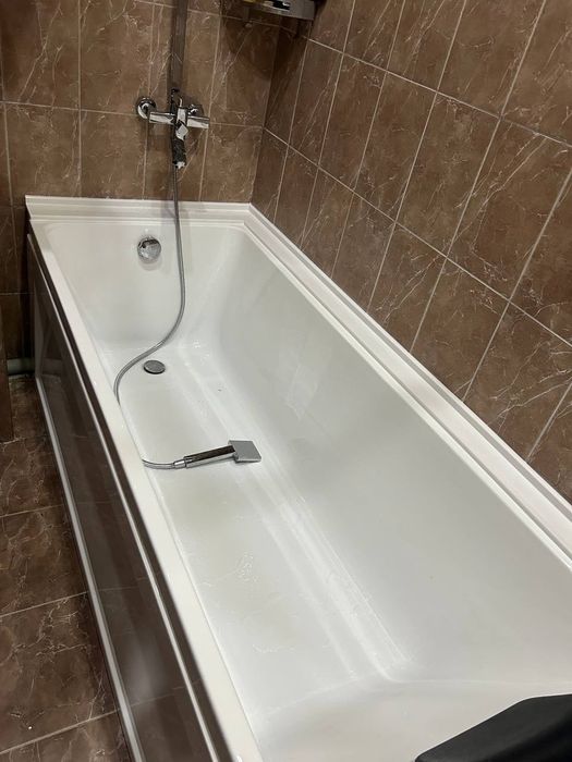 Пристеночные плинтусы/бордюры для закрытия щелей между ванной и стеной