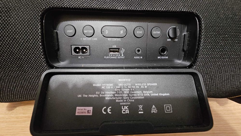 Vând boxă Sony ULT Field 7