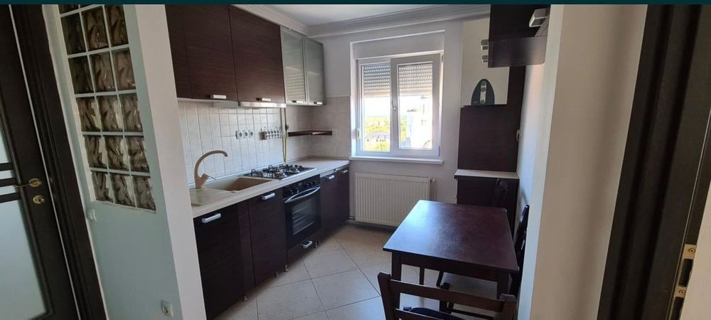 Apartament ultracentral cu 3 camere de inchiriat