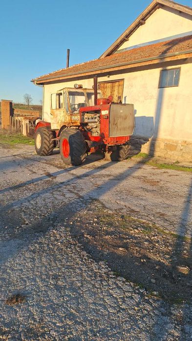 Трактор Т150 - 2 броя за общо 10000лв