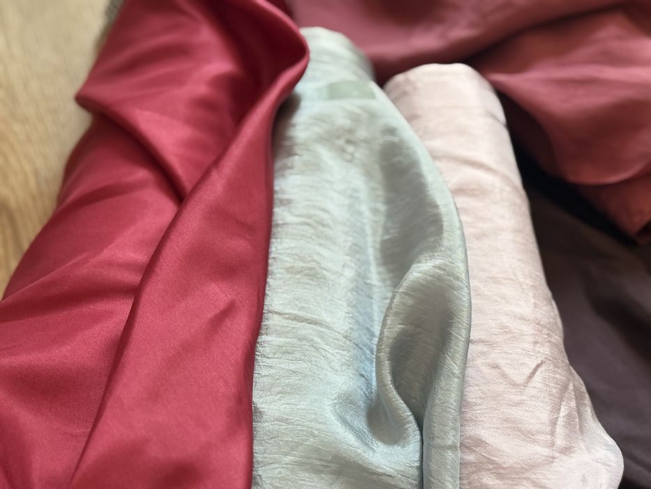 Matase naturala, stofe in carouri, materiale textile de vanzare