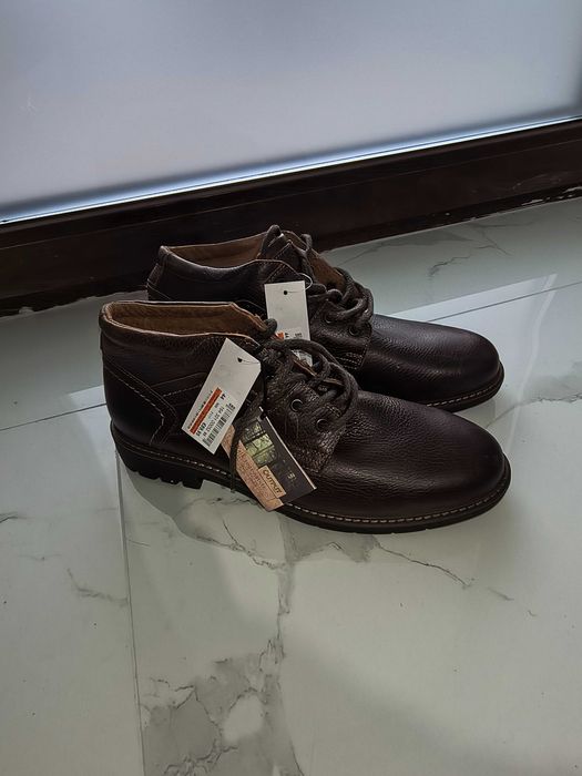 Vând ghete bărbătești!