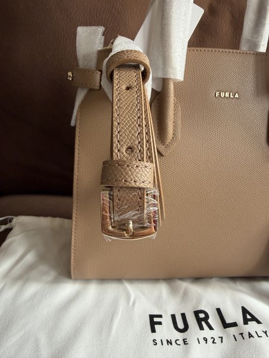 Нова Furla Gardenia Tote с етикет и противопрахова торбичка