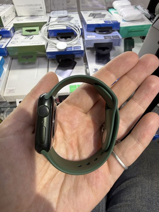Продам apple watch 7 41 мм