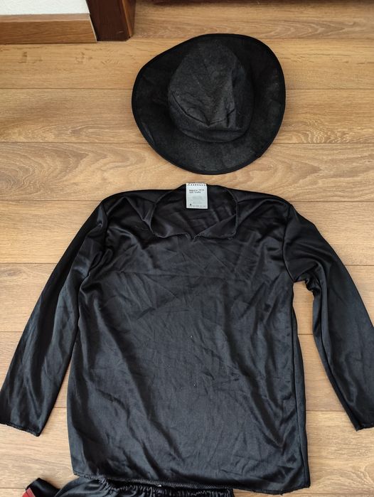 Costum Zorro  7-9 ani