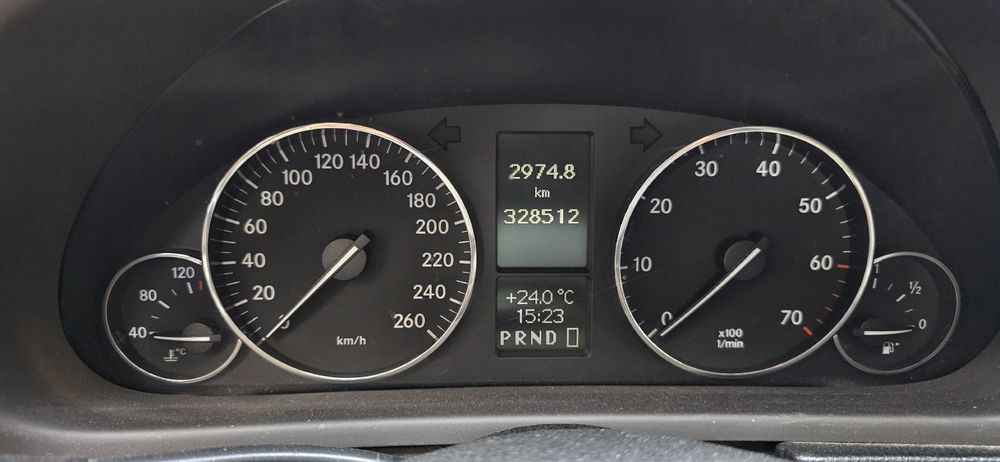 Vând Mercedes C 220