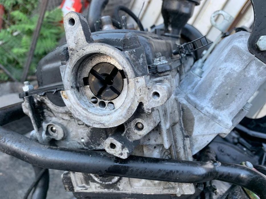 Chiulasa / Chiuloasa Stanga Complet Echipata cu Ax Supape si Tacheti 2.5TDI V6 AYM 114KW 155CP Skoda Superb 1 2002 - 2008