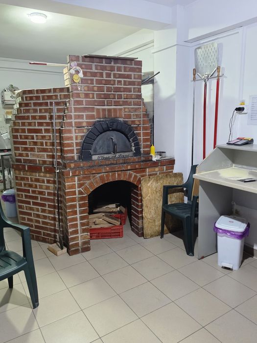 Vand  pizzerie afacere la cheie