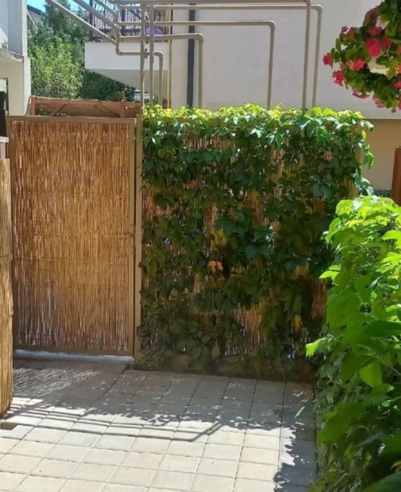 Garsonieră în vilă, cu curte proprie, în Mamaia Nord