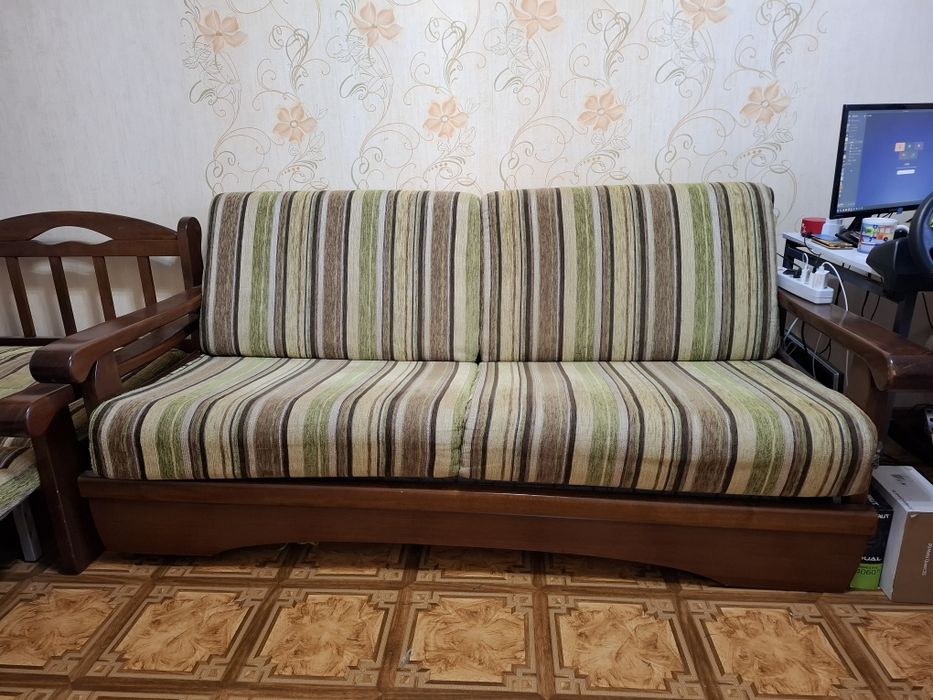 Продам комплект мебели