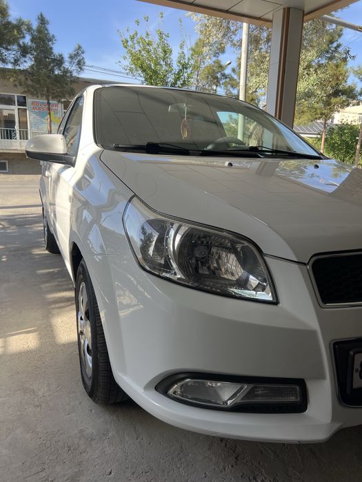 Несия 3 срочно сотилади холати яхши механика 2 пазиц прапан газда