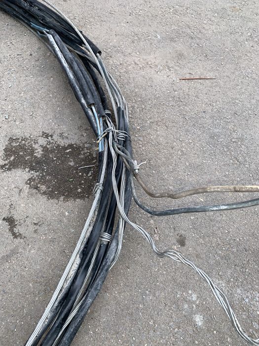 трехфазный подвесной силовой кабель