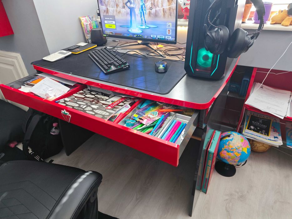 детска стая с легло кола FORMULA3