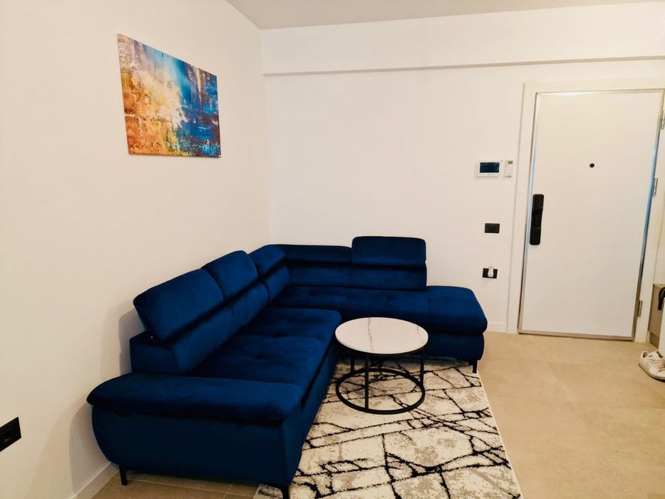 De inchiriat apartament in complex