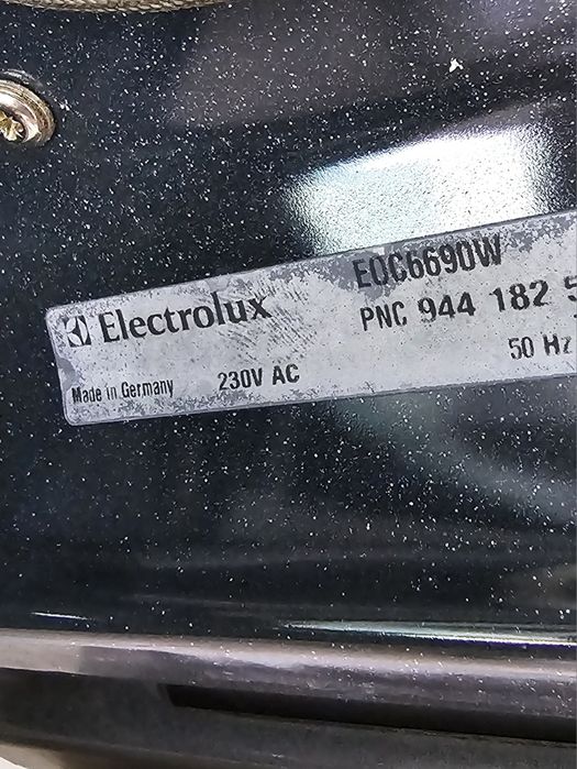 Black Friday Фурна за вграждане с пиролиза Electrolux EOC6690W