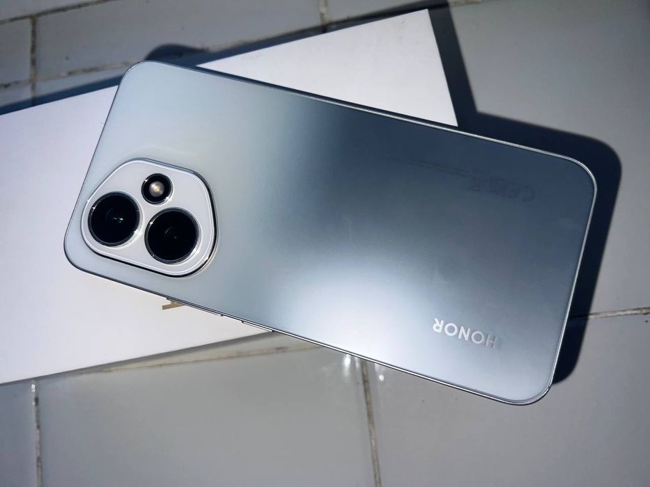 Honor 400   ideal. 256