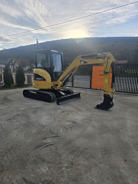 Vand miniexcvator Caterpillar 3,5t an 2012