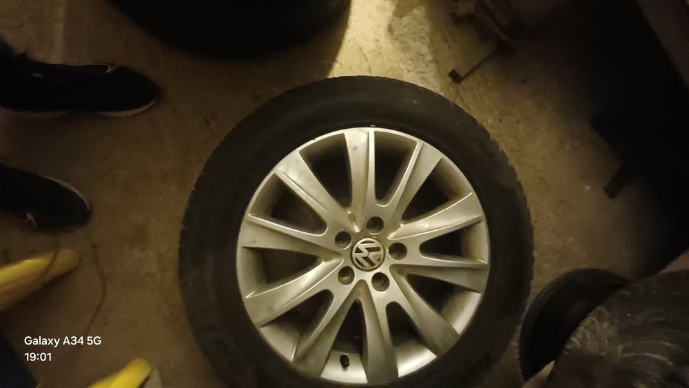 Vând jante aliaj r17 volkswagen