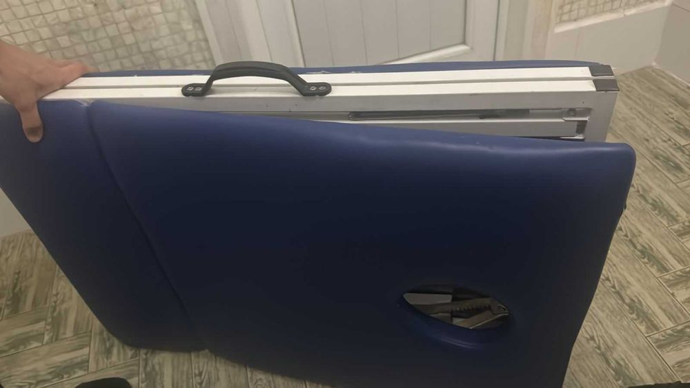 Продам массажную кушетку