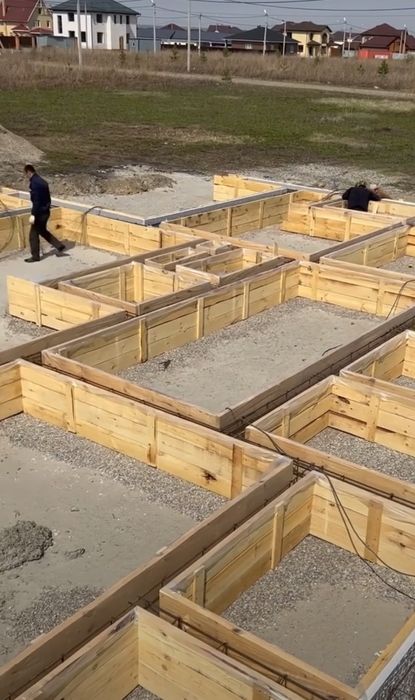 Construim casa 70 mp 16500 euro la rosu și 31500 la gata