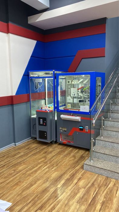 Вендинговые аппараты  2 штуки