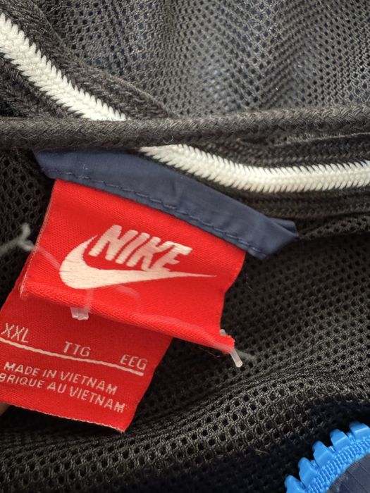 Мъжко тънко яке NIKE . Размер 2XL