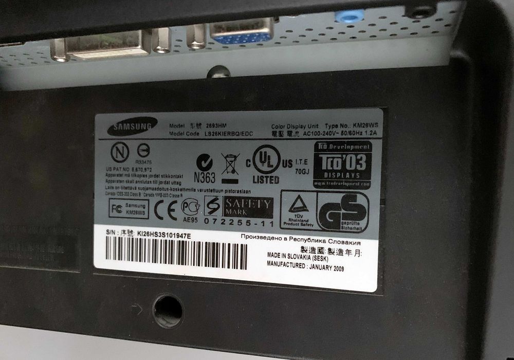 Samsung SyncMaster 2693HM monitor LCD 26 inchi 1920 x 1200 cu 5 ms