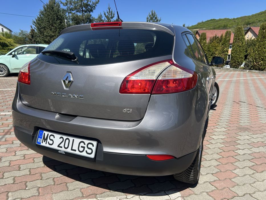 -Renault megane facelift-2011-luna12-1.9diesel-131cai-euro5-adusa din germania-inmatriculata ro-2026-luna aprilie-