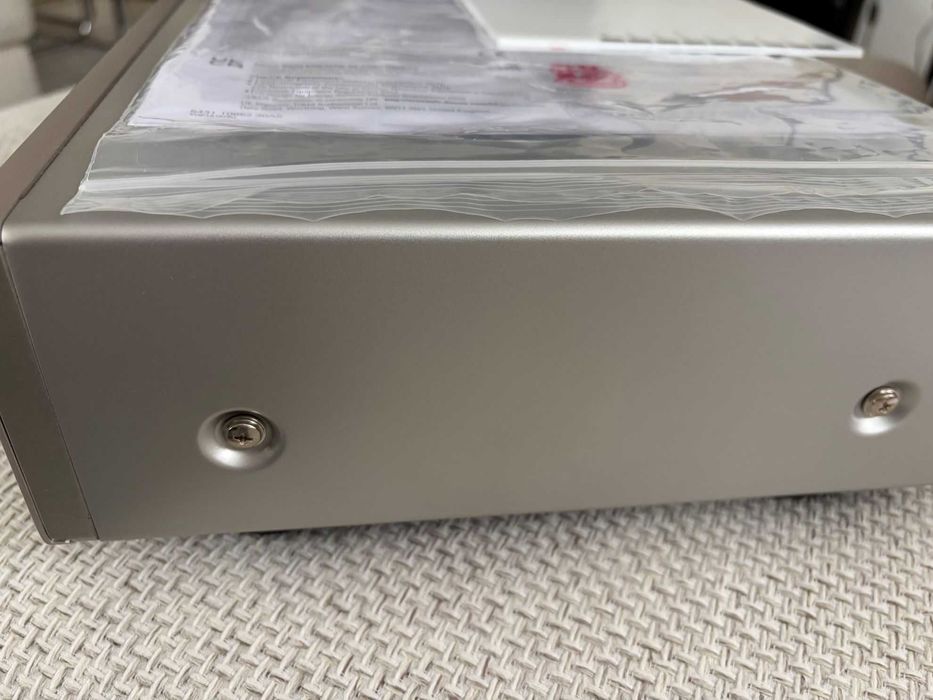Продавам CD DENON DCD-600NE като нов