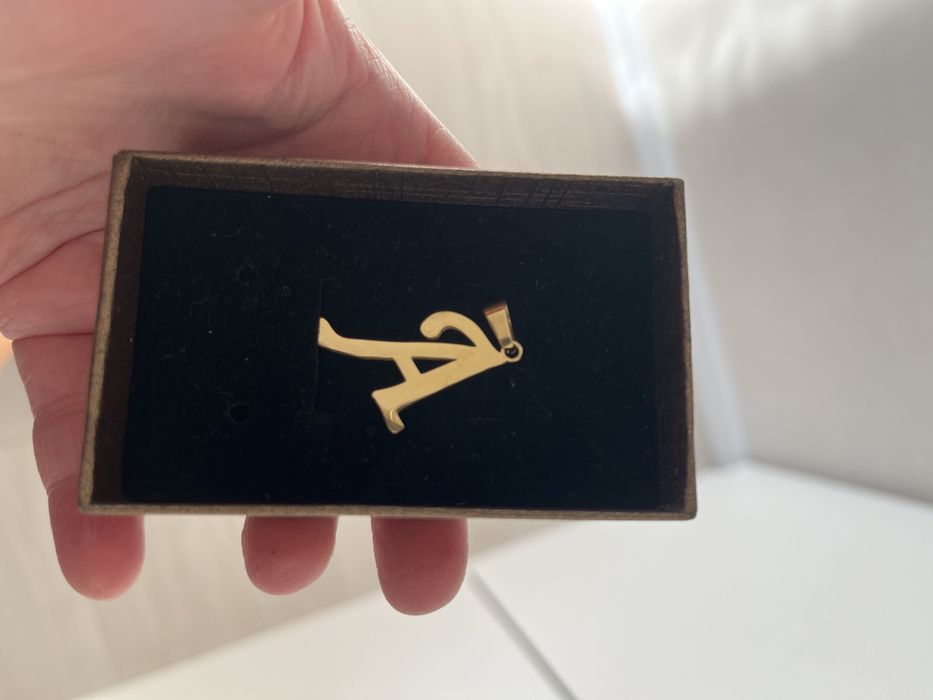 Подвеска в виде буквы А