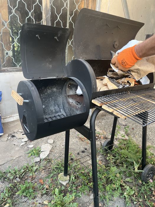 Продам барбекюшницу