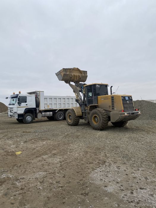 Услуги погрузчик.3куб 5тонник