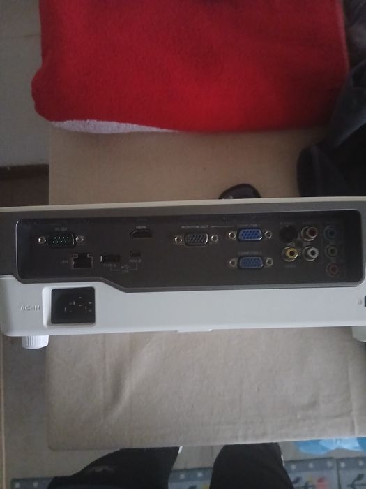 BenQ MX711 Projector