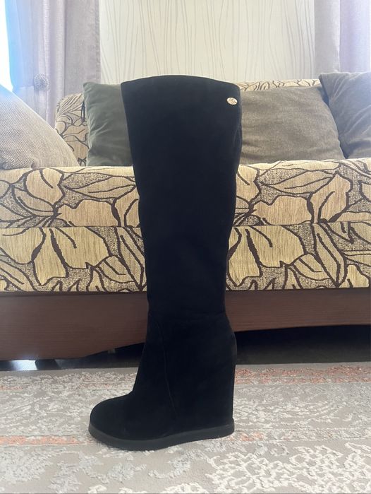 Продаются сапоги